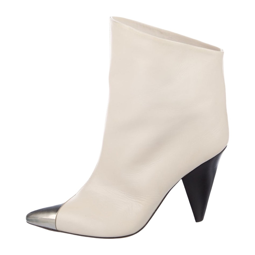 Isabel Marant Elegant Cream Ankle Boots with Silver Tip